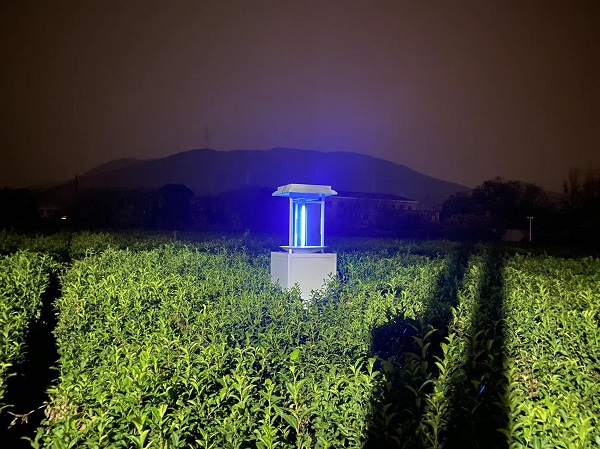 茶園智能蟲情測(cè)報(bào)燈圖片1 茶園智能蟲情測(cè)報(bào)燈圖片1